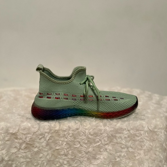 WANTED “STREAK” GREEN W RAINBOW ACCENT SNEAKERS COLORFUL - Picture 12 of 12